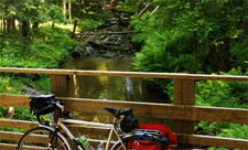 Canada-Quebec-Bike and Cruise the Montreal Waterways